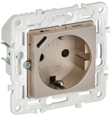 Розетка SKANDY 18Вт 16А с заземл. защ. шторки с USB C SK-R17Sh шампань IEK SK-R14-16-U14-018-K37