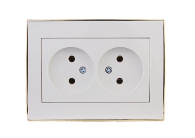 Розетка 2-м СП Rain 16А IP20 без заземл. с зол. боковой вставкой керамика бел. LEZARD 703-0226-128