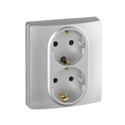 Розетка 2-м СП Etika 16А IP31 250В 2х2P+E с заземл. защ. шторки немецк. стандарт безвинт. клеммы алюм. IEK 672433