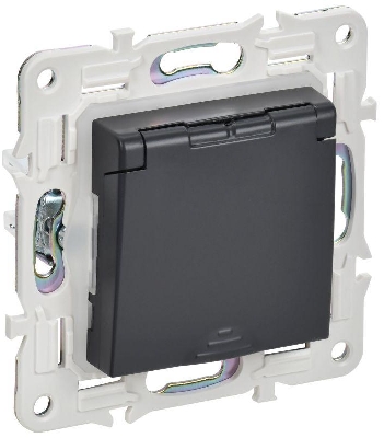 Розетка 1-м SKANDY 16А IP44 с заземл. защ. шторки с крышкой SK-R11T титан IEK SK-R16-16-44-K48