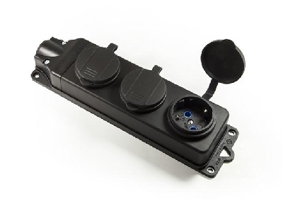 Розетка р резиновом корпусе трехместная EMAS EKS116PG3