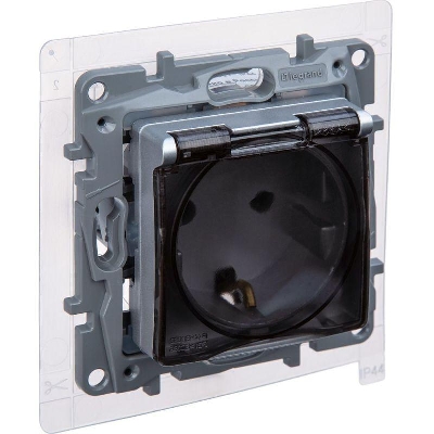 Розетка 1-м СП Etika 16А IP44 250В с заземл. со шторками с защ. крышкой безвинтов. зажимы алюм. IEK 672426