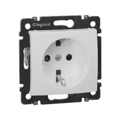 Розетка 1-м СП Valena 16А IP21 230/250В 2P+E с заземл. защ. шторки на винтах механизм бел. IEK 774421